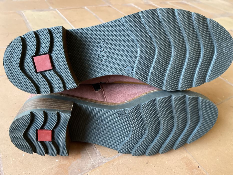 Cizme imblanite din piele intoarsa