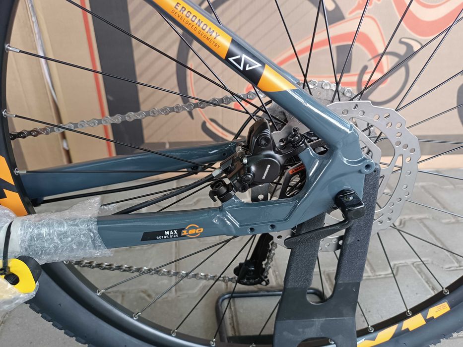 НОВ Планински велосипед 29" Cross Fusion