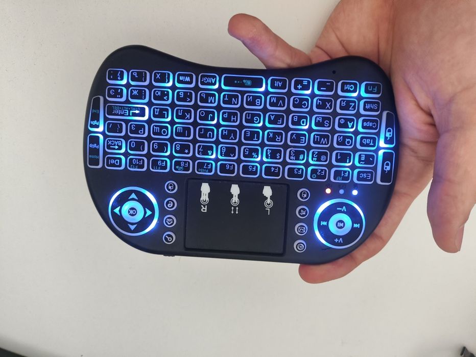 Клавиатура блютуз