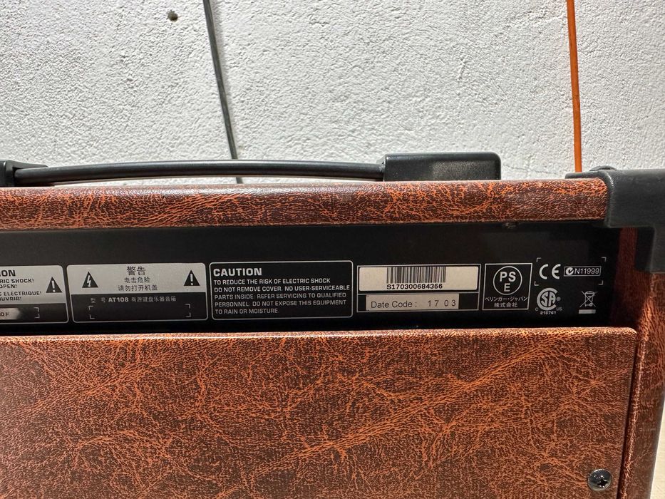 Кубе - Behringer Ultracoustic AT108