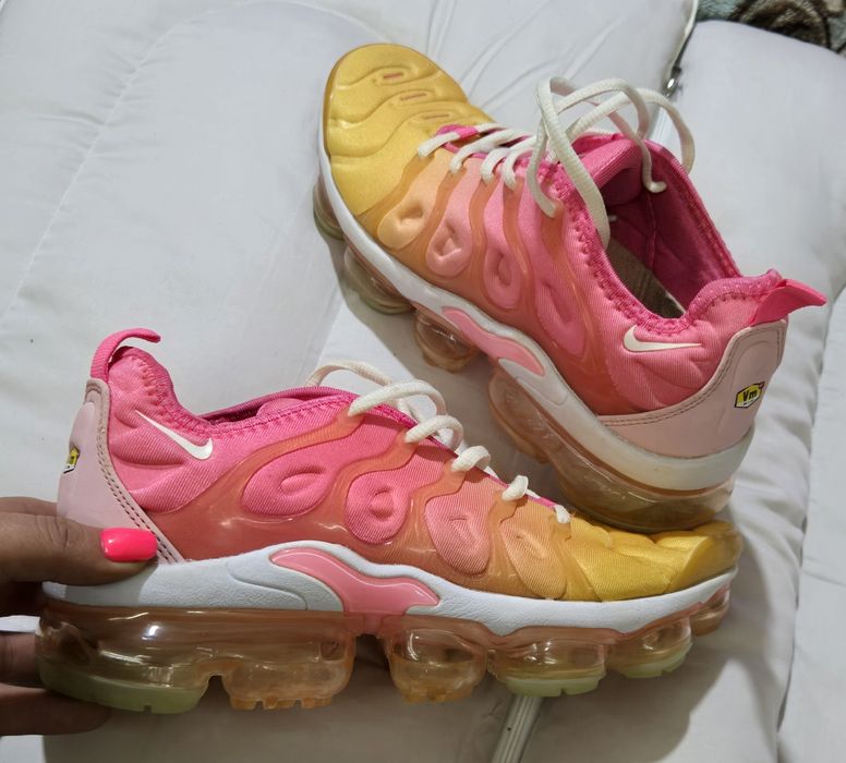 Nike Air Vapormax Plus pink оригинални дамски сникърси 38. Номер