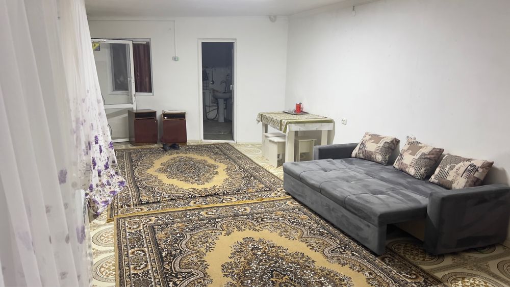 Участок со зданием