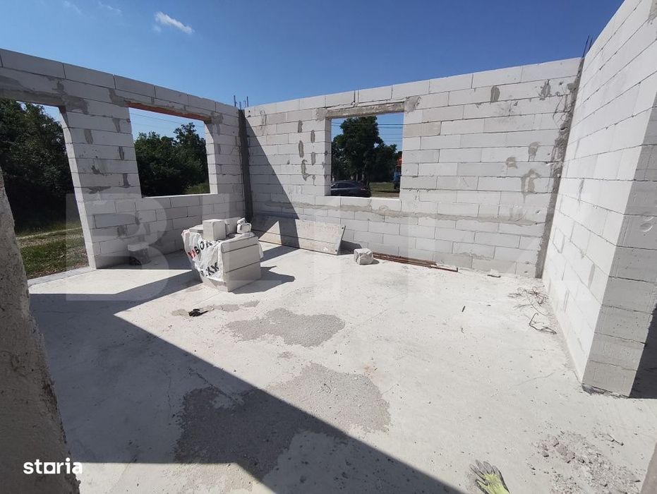 Casa de vanzare, la rosu, 3 camere, 90 mp, in Les