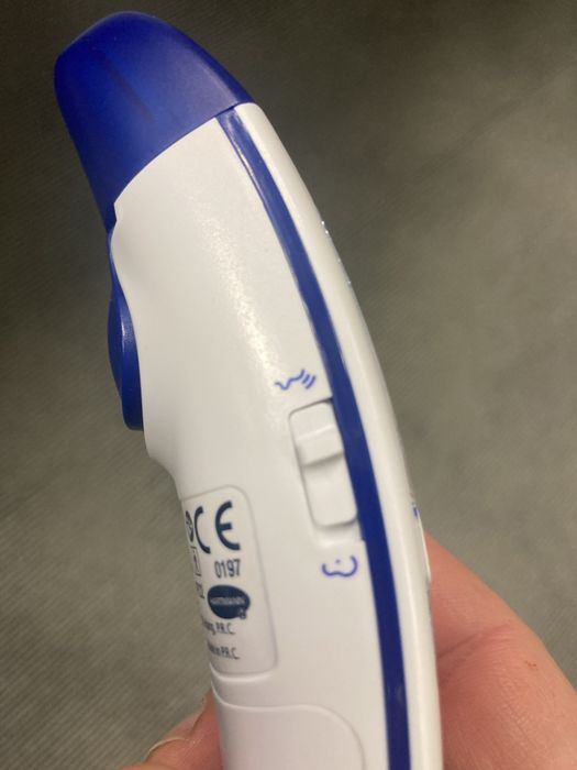 Безконтактен термометър Hartmann Verovall DS22,като нов
