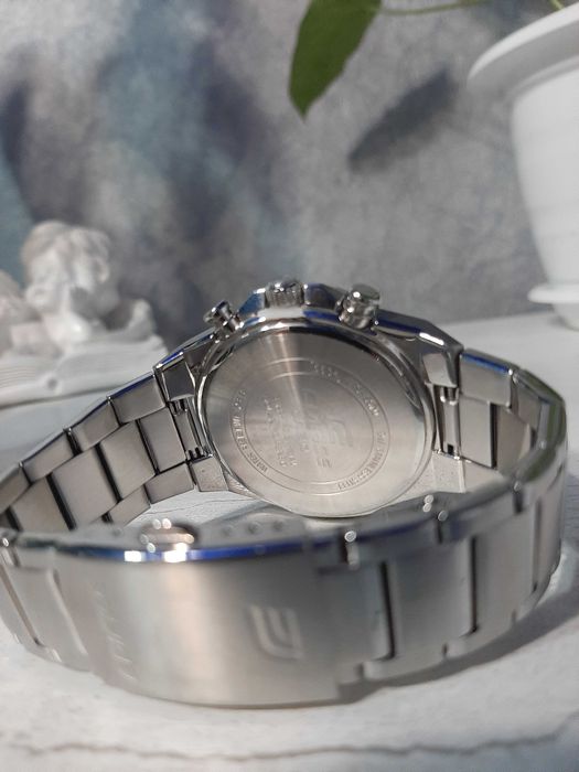 Продаю часы Casio EFS-S570D-1AVEF
