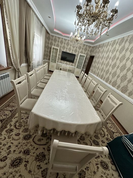 Продается стол со стульями