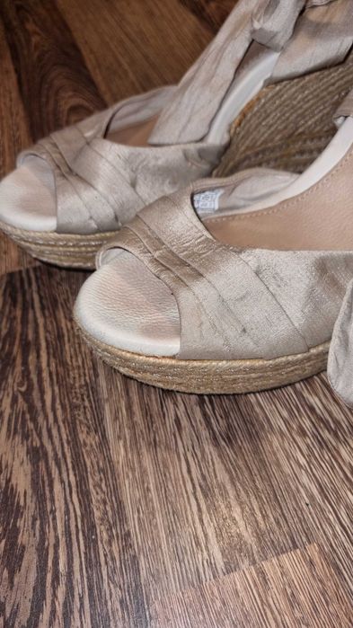 Sandale platforma UGG, marime 39