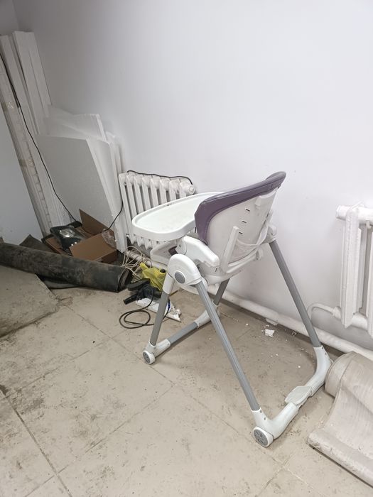 Продам столик для кормления