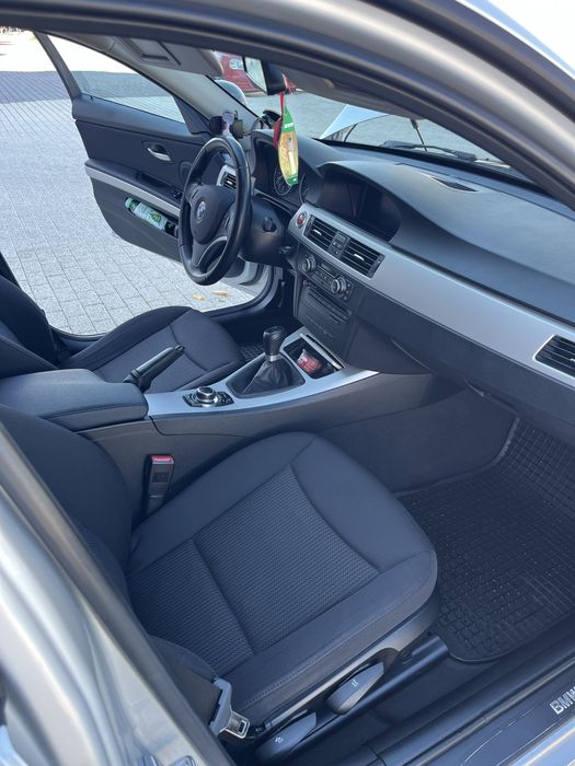 BMW seria 3 anul de fabricatie 2012
