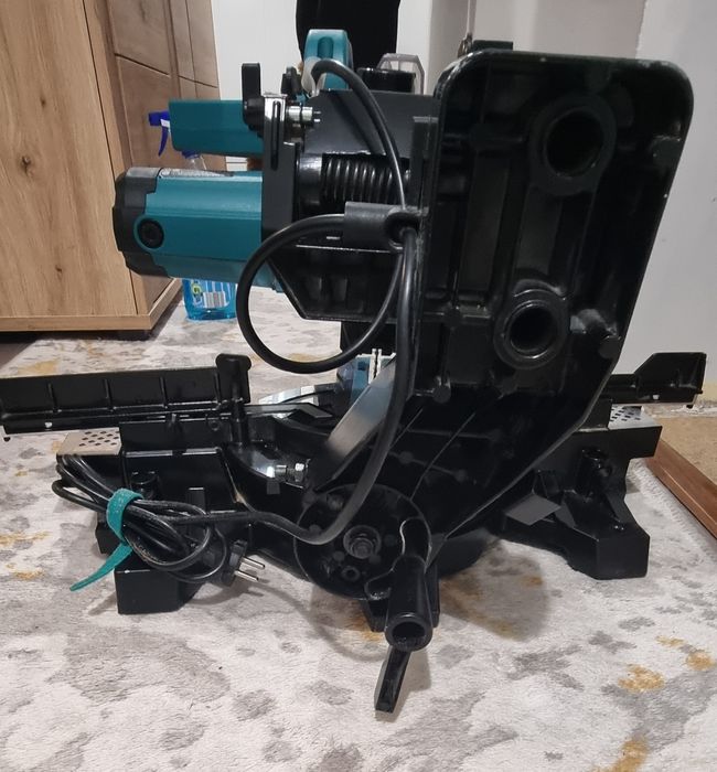 Настолен цирколяр Vonroc 1800w