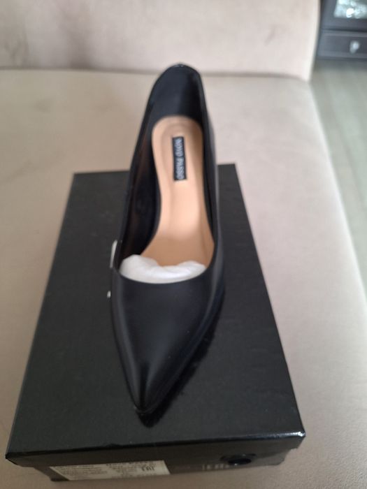 Срочно продам новые туфли