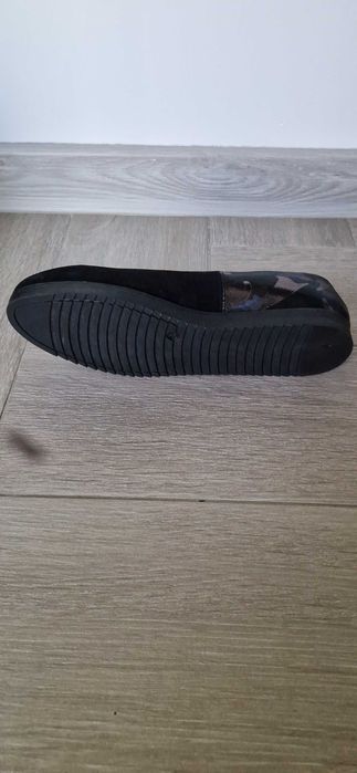 Pantofi din piele intoarsa Candeza NOI marimea 38 (picior ingust)