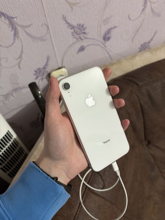 Продам iphone xr 64gb белый