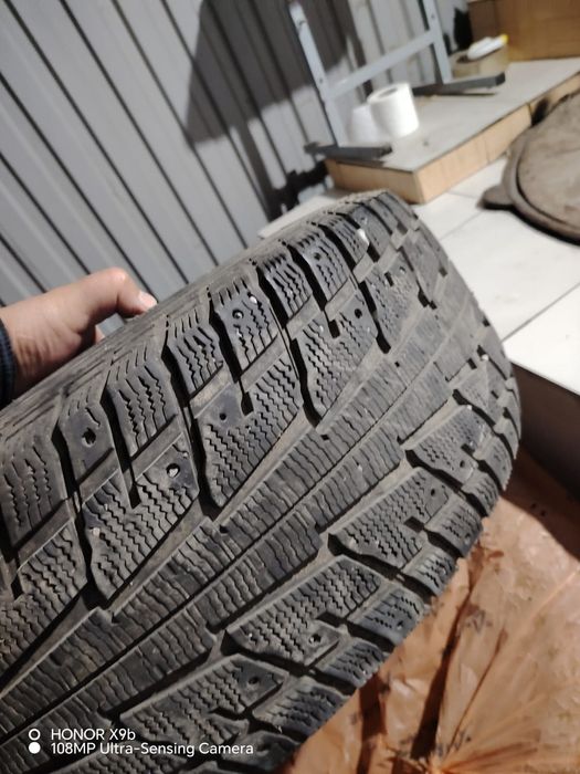 Продам шины зимние