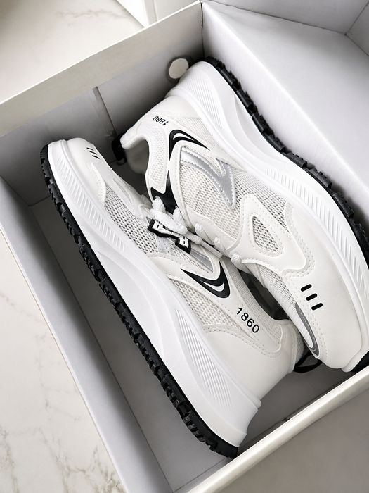 Продаю новые New Balance 1860