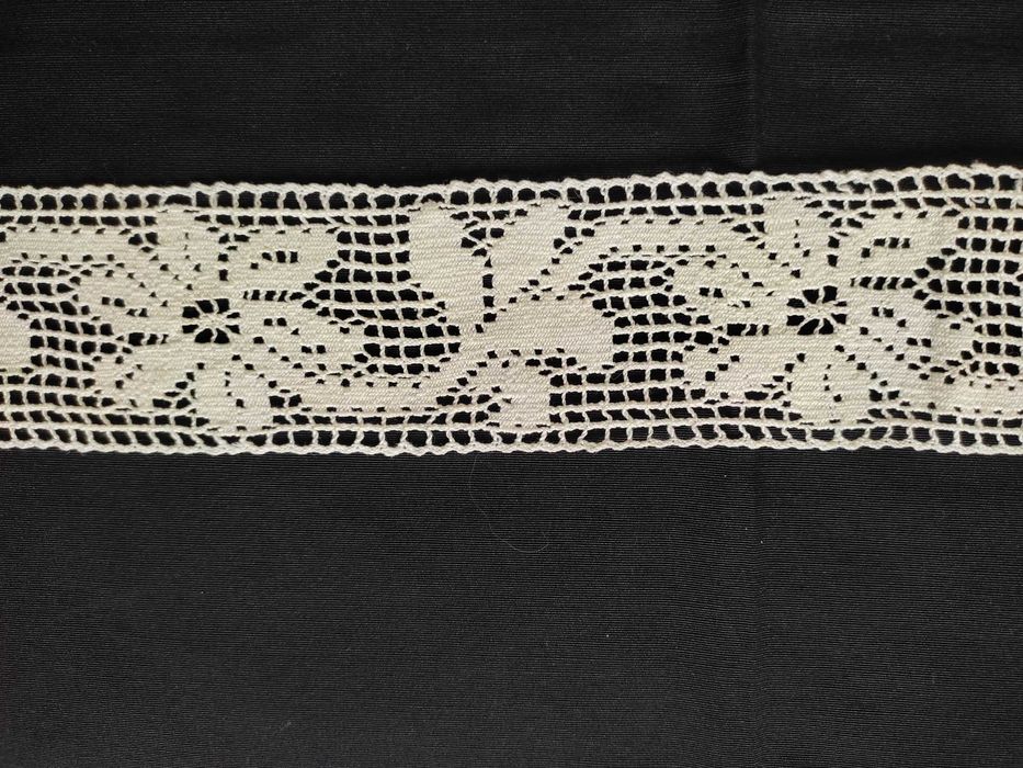 Старинни антредьо и дантели