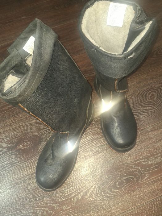 Продам новые сапоги рабочие.