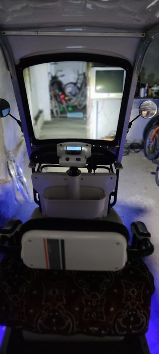 Elektron mobil sotiladi