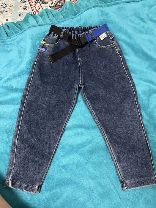 Продам джинсы на 5-7лет