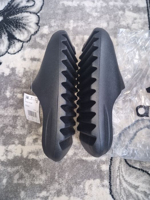 Adidas Yeezy Slides