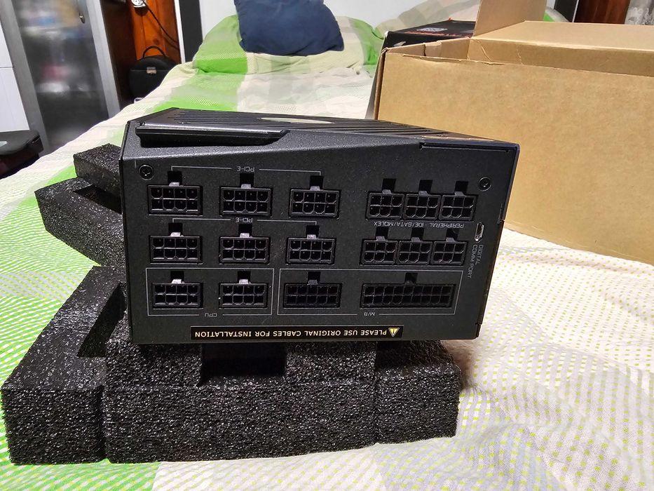 Захранване за компютър aorus 1200w