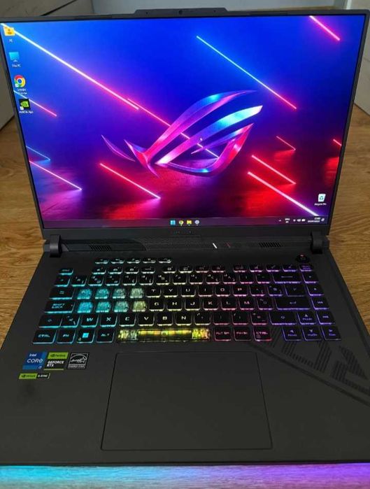 Геймарски лаптоп asus rog