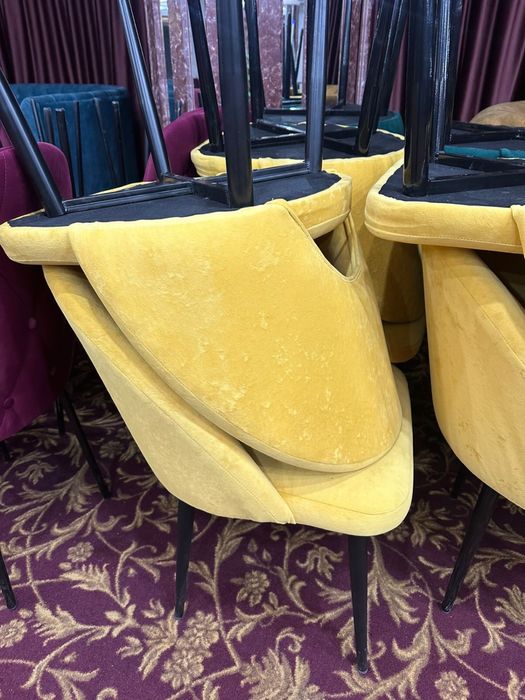 Стулья диваны в хорошем состоянии