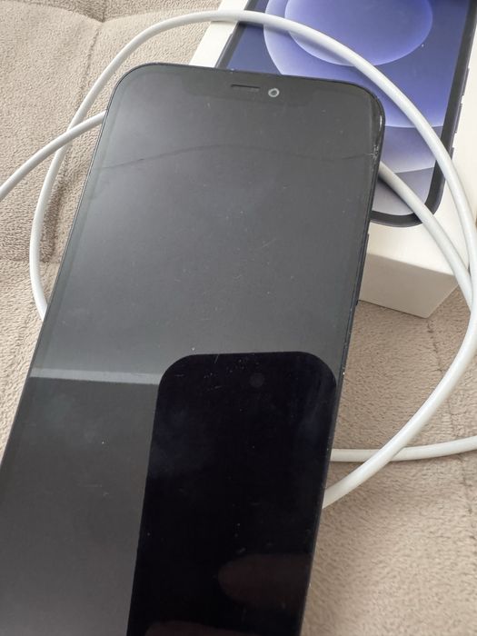 Vand iphone 12 +incarcator