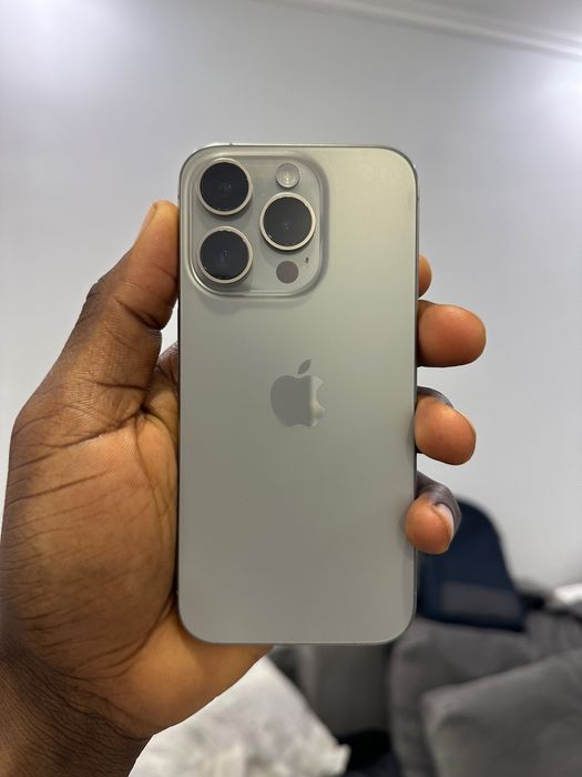 iPhone 15 Pro Natural Titanium