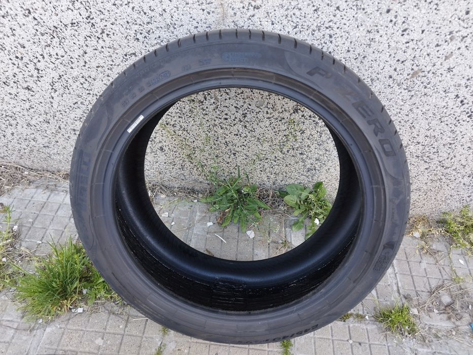 Летни гуми Pirelli 245/40/19
