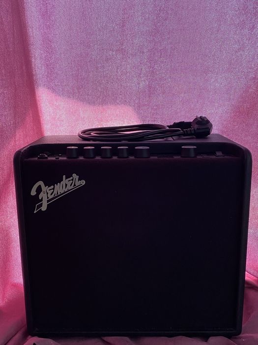 Fender Mustang LT25.