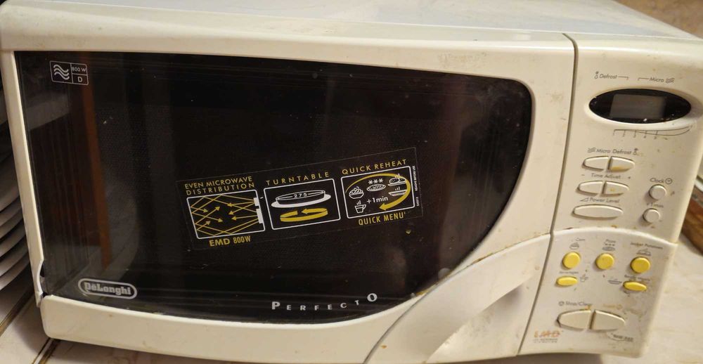 Cuptor microunde, Delonghi, made in Italy
