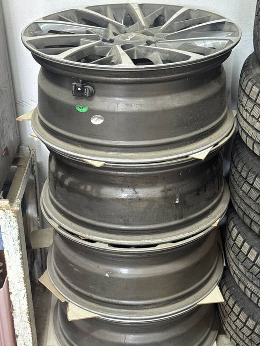 R18 титанка с датчик давление шинами