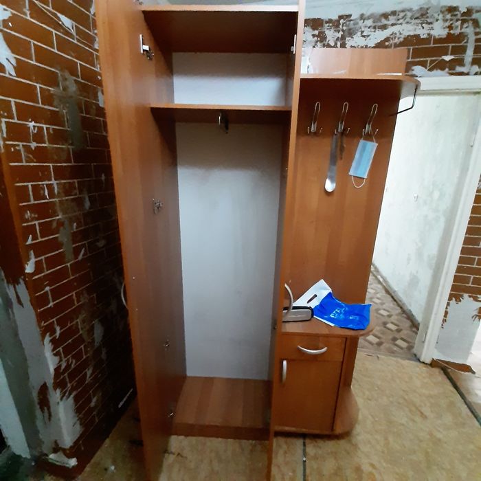 Продам прихожую б.у