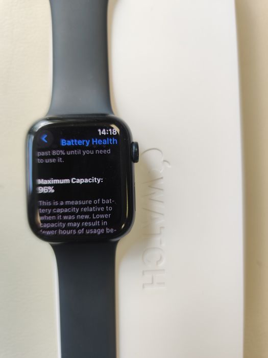 Apple watch series 8 45mm black 96% battery