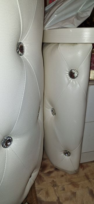 Продам тумбочки для спальни