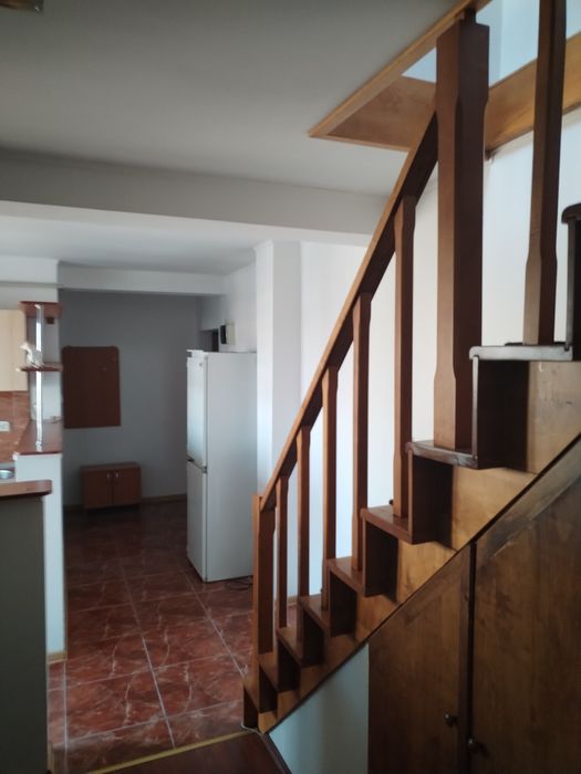Închiriez apartament