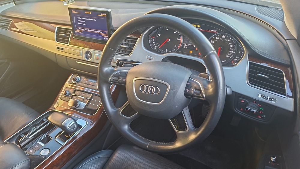 Dezmembrez audi a8