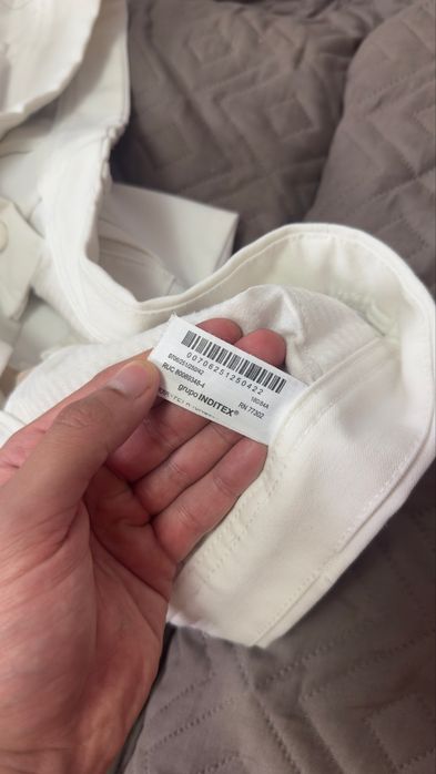 Pantaloni albi Zara marimea 42