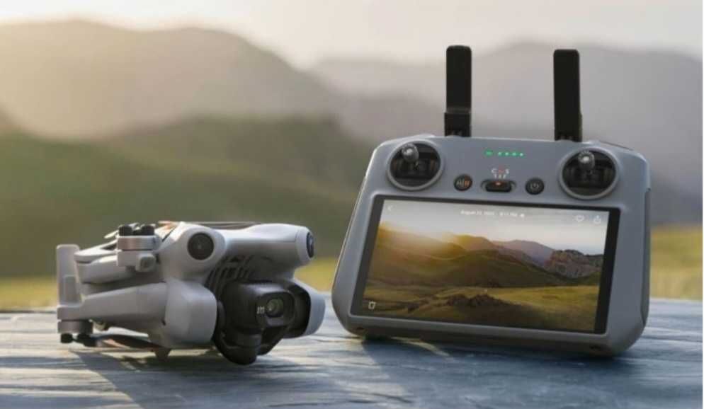 Дрон DJI Mini 4 Pro Fly More Combo Plus (DJI RC 2)