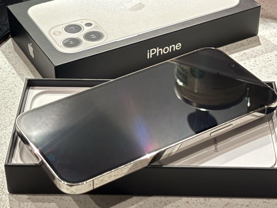 iPhone 13 Pro Max 256GB Silver (Бял) – Перфектен, 100% Батерия!