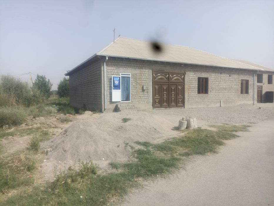 Ховли Уй сотилади