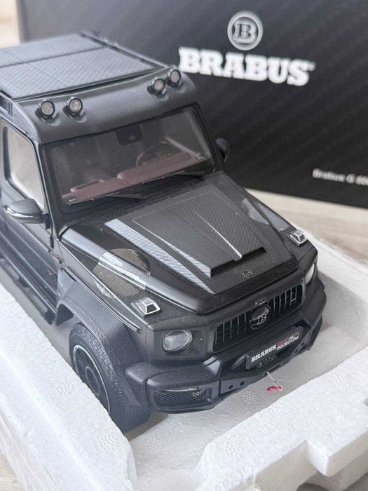 Колекционерски модел Mercedes Brabus G800 Adventure 1/18
