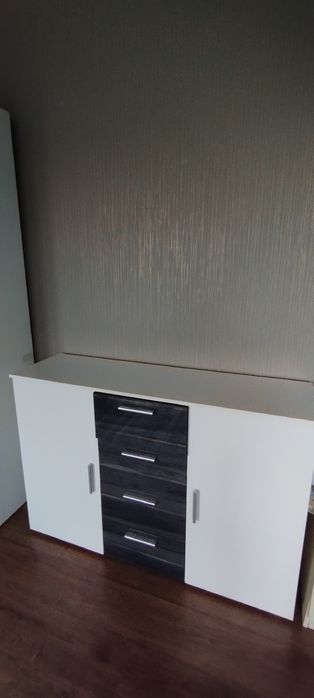 Кровать , шкаф, камод