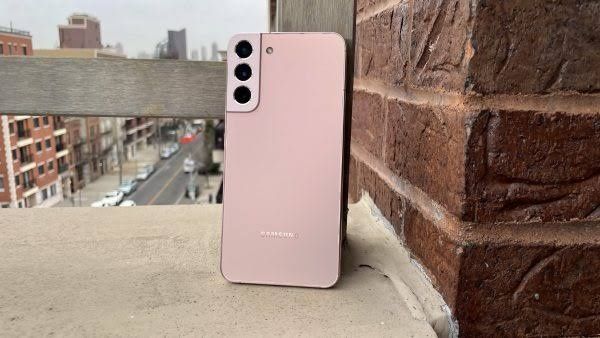 Samsung s22  в идеальном состоянии