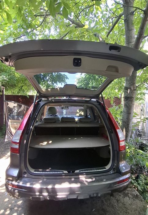 Продавам HONDA CRV
