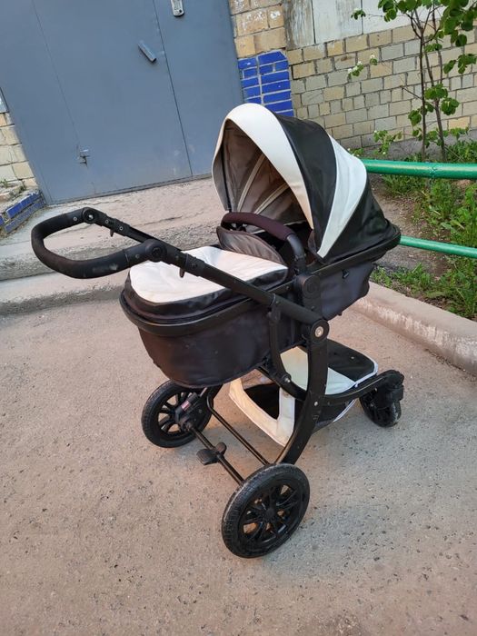 Коляска 30000 тг