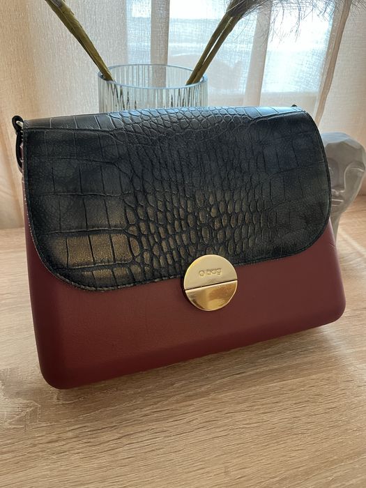 Чанта Obag в цвят тъмна малина