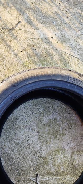 Vând 2 cauciucuri Continental 235 45  R18 , 225 45 R18