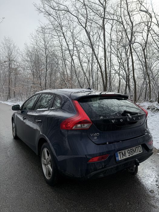 Volvo v40, 1.6 diesel, an 2015